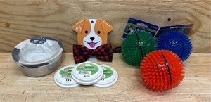 lot 241 image: Various Dog Items