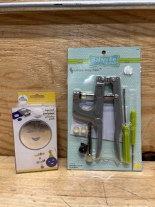 lot 252 image: Crafting tools (lot of 2)