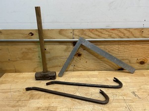 lot 260 image: Assorted work tools (lot of 4)