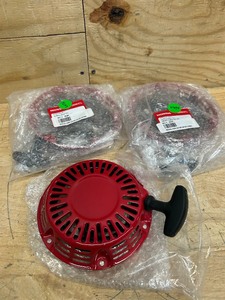 lot 271 image: Honda Engines, RECOIL FOR GX120 GX160 GX200 Model# 28400-Z4M-305ZB (lot of 3)
