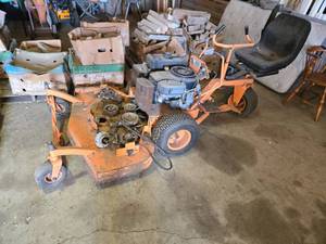 lot 4 image: Scag Riding Lawn Mower with Kawasaki FC540V Engine - Needs Deck Repair (Spindle)
