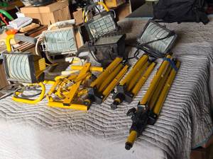 lot 9 image: Halogen Work Lights with Tripods