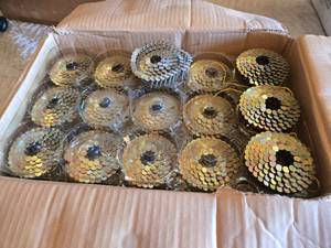 lot 33 image: Box of 114 x .120 galvanized roofing nails for Bostitch RN45B