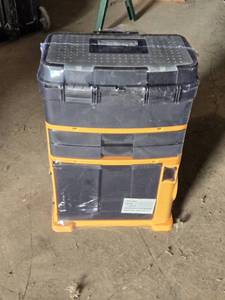 lot 39 image: Tool Box 4-in-1 Multifunction - 28 Tall