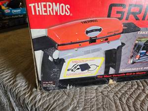 Thermos Grill 2 Go Portable LP Gas Grill Model 4656113 - NIB