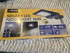 lot 84 image: Wagan Tech Solar  LED Floodlight 1600