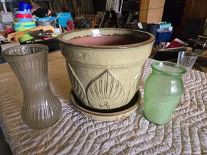 lot 85 image: Ceramic Planter Pot with Glass Vases