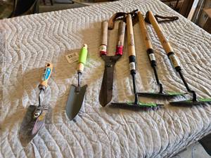 lot 88 image: Corona Garden Tools including Trowels, Hoes, and Cultivator