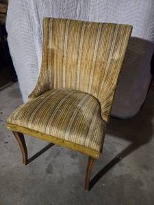 lot 104 image: Vintage Mid Century Modern Upholstered Chair