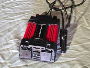 lot 115 image: Cen-Tech Power Inverter 400 Watt Continuous800 Watt Peak