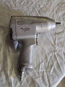 lot 124 image: Snap-on IM5100 Air Impact Wrench