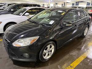 lot 10 image: 2013 Ford Focus SE