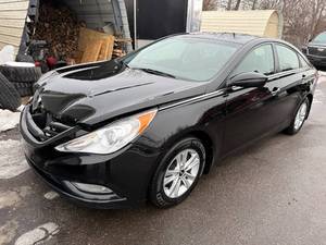 lot 11 image: 2013 Hyundai Sonata GLS