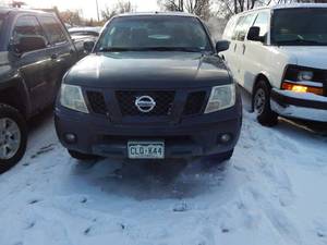 lot 4 image: 2011 Nissan Frontier PRO-4X