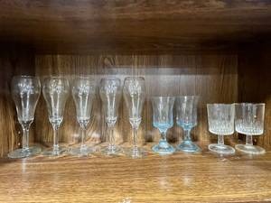 lot 38 image: Set of Vintage Stemmed Glasses Assorted Styles