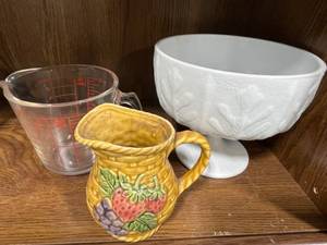 lot 45 image: Set of Vintage Kitchenware Items - White Pedestal Bowl, Glass Measuring Cup, and Japan Pottery Pitcher