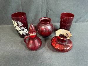 lot 55 image: Collection of 5 Assorted Vintage Red Glassware Pieces