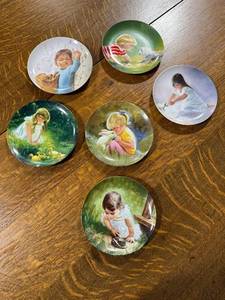 lot 62 image: Set of 6 Donald Zolan Collector Plates Children and Pets Series