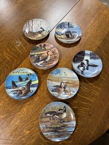 lot 63 image: Set of 7 Limited Edition Canadian Waterfowl Collector Plates by Donald Pentz and Derk Hansen