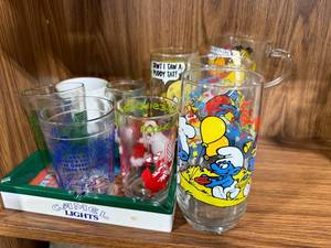 lot 64 image: Vintage Cartoon Character Glassware and Camel Lights Ashtray Set