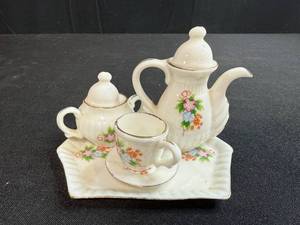 lot 87 image: Miniature Dollhouse Vintage Miniature Porcelain Tea Set with Floral Design Made in Taiwan