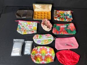 lot 145 image: Assorted Cosmetic Bags and Vintage Jewelry Case Collection