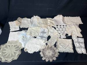 lot 148 image: Collection of Vintage Lace Doilies and Linens Assorted Patterns
