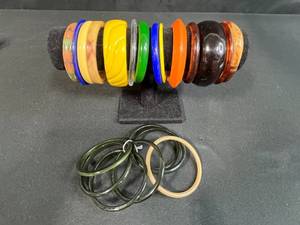 lot 151 image: Collection of Vintage Bakelite and Plastic Bangles Assorted Colors