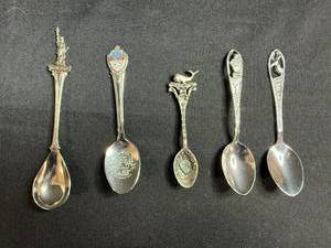 lot 182 image: Collection of 5 Vintage State Souvenir Collector Spoons