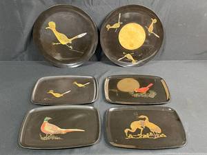 lot 201 image: Set of Vintage Couroc Black Bird Trays with Hand-Painted Designs