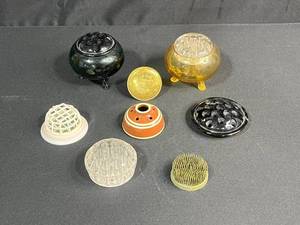 lot 208 image: Collection of Vintage FlowerPin Frogs Glass Ceramic and Metal Assorted Styles