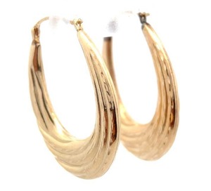 lot 23 image: Diamond-Cut Oblong Scalloped Hoop Earrings in 14k Yellow Gold VIDEO
