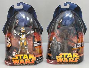 lot 4 image: STAR WARS Revenge Of The Sith Action Figures (New Old Stock)
