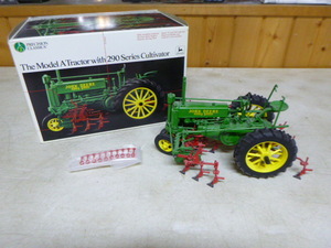 lot 27 image: Ertl Precision Classics John Deere Model A Tractor with 290 Series Cultivator