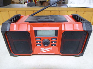 lot 29 image: Milwaukee Jobsite Radio
