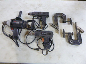 lot 39 image: 3 Power Tools and Clamps