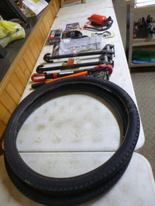 lot 48 image: Bicycle Accessories