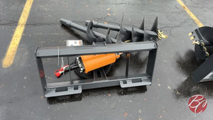 lot 32 image: Wolverine ADB-13-121AR Skid Steer Auger Drive &