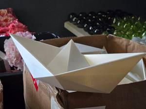 lot 427 image: Lot of (1 Box) Acrylic Decorative Oragami Floating Candles 25-count ( 25 total items )
