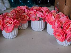 lot 431 image: Lot of (5) Silk Faux Rose Boquet Arrangement in White Ceramic Vase (pink)