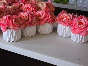 lot 432 image: Lot of (5) Silk Faux Rose Boquet Arrangement in White Ceramic Vase (pink)