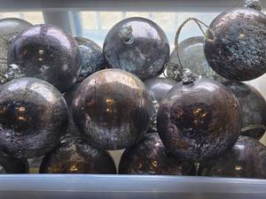 lot 445 image: Lot of (9) 6 Distressed Finish Mercury Glass Filigree Leaf Ball Ornaments (silver)