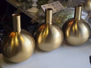 lot 456 image: Lot of (3) Metal Bud Vase 9 x 12 (gold) (round)