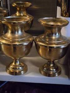 lot 521 image: Lot of (2) Aluminum Decorative Table Vase 9 x 14