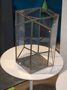 lot 536 image: Geometric Clear Plastic Hanging Lantern 12 x 15 12