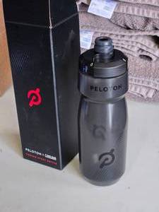 lot 967 image: Peoloton Camelbak Podium Sport Bottle (in original packaging)