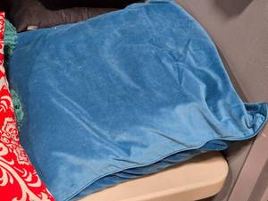 lot 293 image: 21 Velvet Covered Throw Pillow (blue)