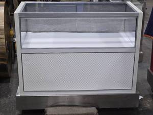 lot 264 image: Retail Glass Jewelry Display Case  Counter  Lighted 45 x 20 12 x 38