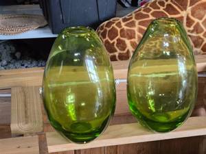lot 398 image: Lot of (2) Handblown Art Glass Table Vases by Holmegaard 6 x 12 (green) (rounded triangle)