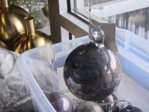 lot 447 image: Lot of (15) 4 Distressed Finish Mercury Glass Filigree Leaf Ball Ornaments (silver)